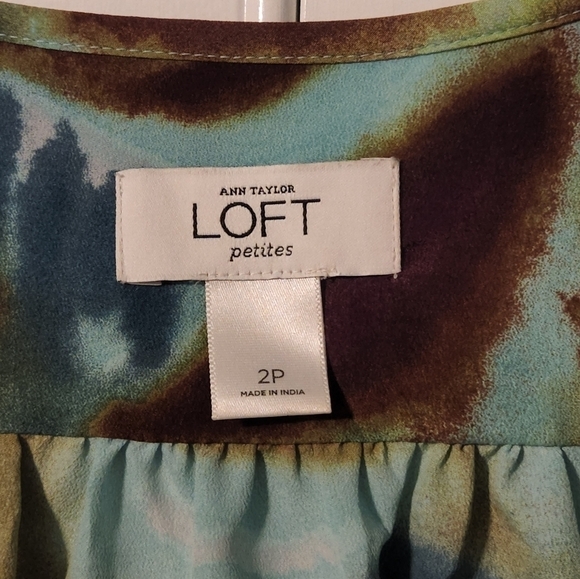 Loft Women's V-neck Sleeveless Green, Brown Elastic Waist Dress size 2P - Picture 6 of 8